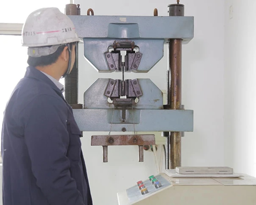 Tensile testing equipment